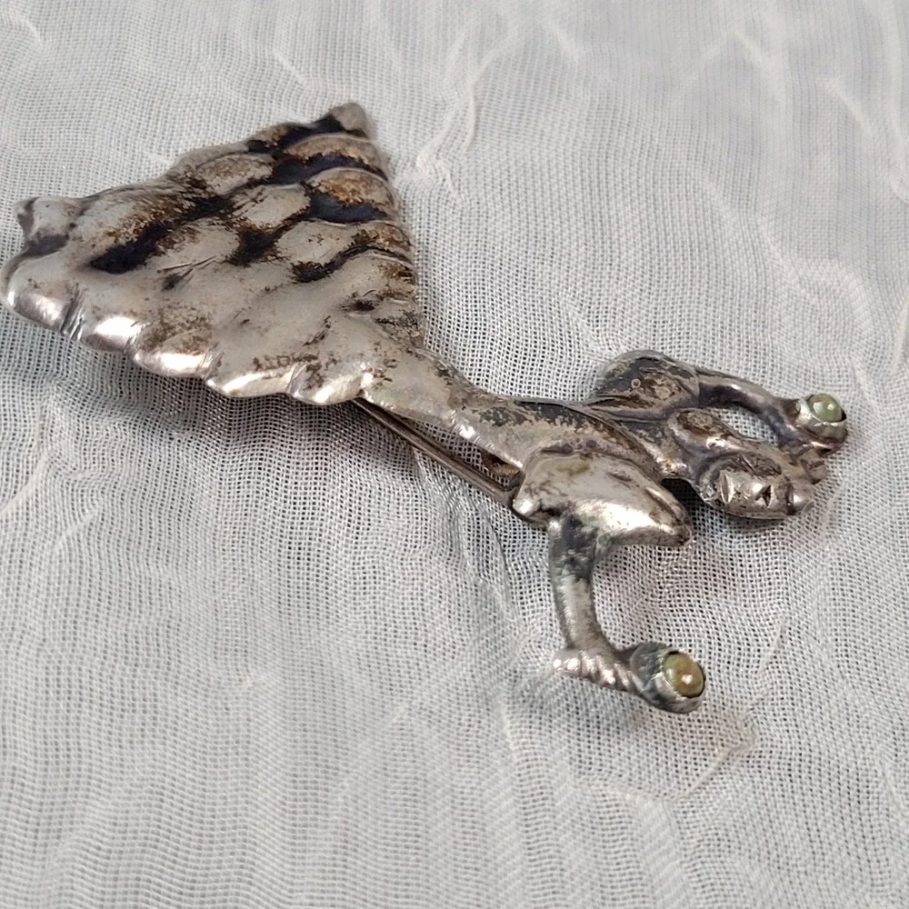 Vintage Mexico Sterling Silver Folk Dancer Maracas Green Stone Brooch Jewelry